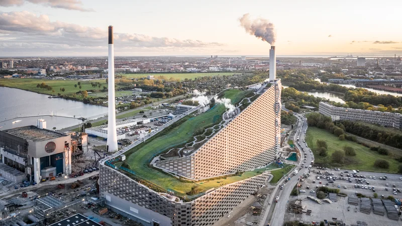 Fotografija: Pomena skrbi za celostno predelavo odpadkov in oskrbo z energijo se dobro zavedajo tudi na Danskem. FOTO: Rasmus Hjortshoj