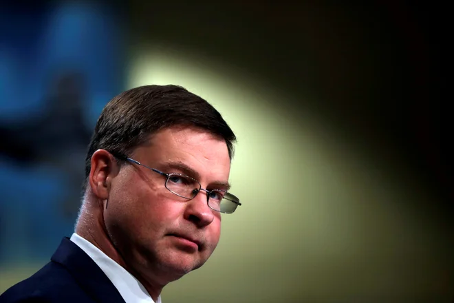 Kapitalski trgi so bistveni za okrevanje, saj zgolj javno financiranje ne bo zadoščalo za ponoven zagon gospodarstev, poudarja izvršni podpredsednik Evropske komisije Valdis Dombrovskis. FOTO: Francisco Seco/Pool New Reuters