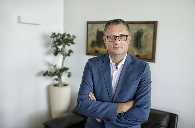 Če hrana izhaja iz zelenega okolja, je po logiki veliko bolj zdrava, kot če je iz industrijskih območij. Morda se marsikdo ne zaveda, ampak &raquo;zeleno&laquo; je naša velika prednost, je prepričan Tomaž Žnidarič. FOTO: Blaž Samec