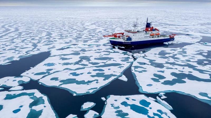 Fotografija: Na fotografiji je nemška raziskovalna ladja Polarstern odprave Mosaic.
Foto Mosaic/Steffen Graupner