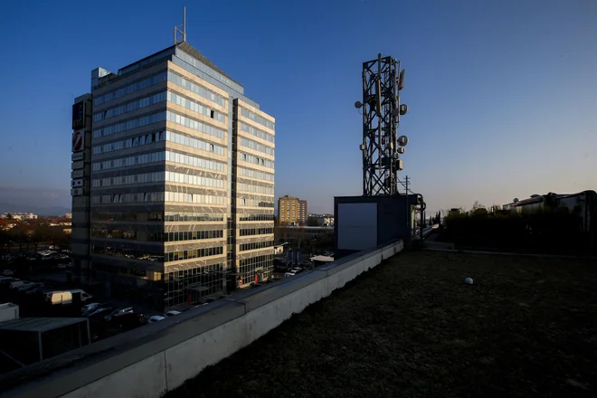 Omrežja 5G, ki podpirajo popolnoma avtonomno vožjo in so združljiva s 4G, obetajo veliko. FOTO: Matej Družnik/Delo