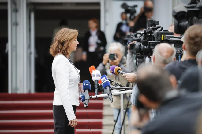 Za koliko časa bo poteza SD in njene predsedujoče Tanje Fajon blokirala načrte Janeza Janše s prevzemom slovenskega gospodarstva, ni jasno.&nbsp; &nbsp;FOTO: Uroš Hočevar