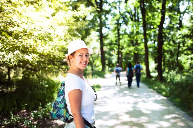 Čeprav ni posebnega priporočenega odmerka, finske raziskave kažejo, da bi si morali prizadevati, da bi vsak mesec preživeli vsaj pet ur v naravi. FOTO:&nbsp;Shutterstock