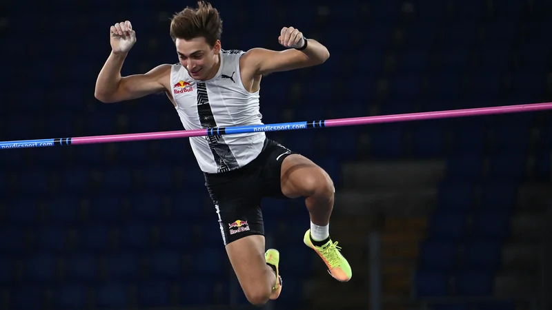 Armand Duplantis je v Rimu poletel prek novega svetovnega rekorda. FOTO: Andreas Solaro/AFP