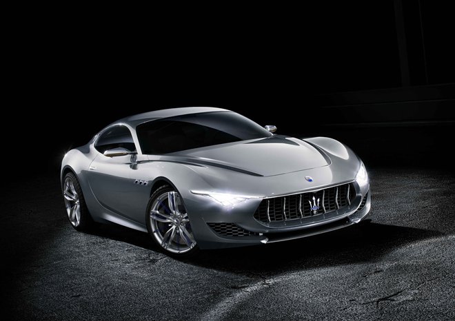 Alfieri z imenom po enem bratov Maserati je bil leta 2014 obetajoč koncept. Kdaj kaj podobnega ugledamo na cesti? Fotografije Maserati