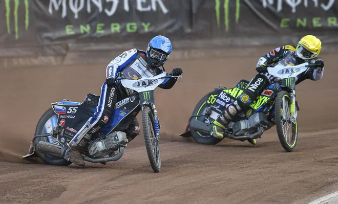 Matej Žagar (levo) v skupni razvrstitvi za svetovno prvenstvo ostaja na enajstem mestu. FOTO: Jože Suhadolnik
