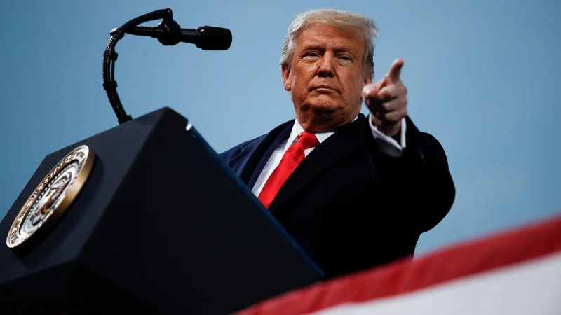 Donald Trump je sporočil, da bo za zapolnitev praznega sedeža druge sodnice v zgodovini ZDA predlagal žensko. Foto Tom Brenner/Reuters