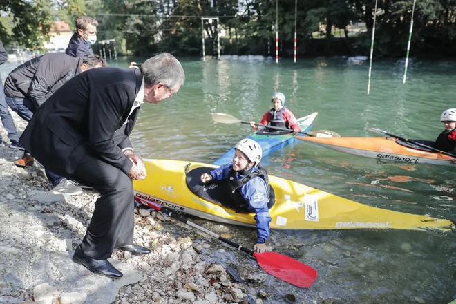 Thomas Bach je obiskal kajakaški center v Tacnu. FOTO: Uroš Hočevar