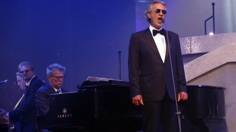 Fotografija: Andrea Bocelli je pred kratkim premagal tudi okužbo z novim koronavirusom. FOTO: Mario Anzuoni/Reuters