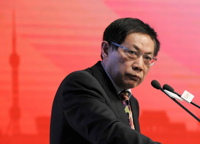 Ren Zhiqianga so odpeljali od doma marca, takoj zatem, ko je na spletu objavil esej, v katerem je ostro kritiziral politično vodstvo zaradi slabih ukrepov v boju proti koronavirusu. FOTO: AFP
