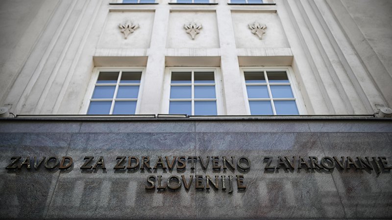 Fotografija: Obvezno zdravstveno zavarovanje, ki ga krije Zavod za zdravstveno zavarovanje Slovenije, ne pokrije vseh pacientovih stroškov. FOTO: Blaž Samec/Delo