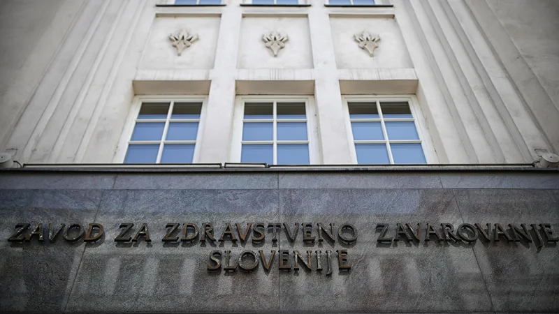 Fotografija: Obvezno zdravstveno zavarovanje, ki ga krije Zavod za zdravstveno zavarovanje Slovenije, ne pokrije vseh pacientovih stroškov. FOTO: Blaž Samec/Delo