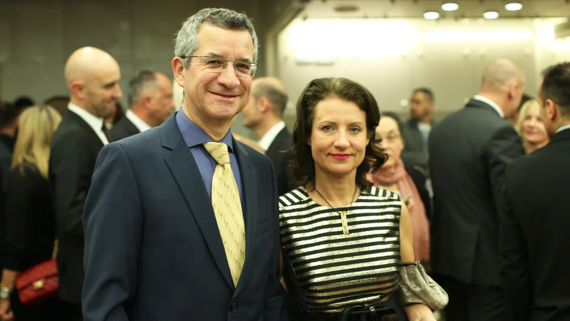 Fotografija: Rajmond Debevec še vedno tekmuje in ima s soprogo Metko trgovino s strelskimi pripomočki. FOTO: Jure Eržen/Delo