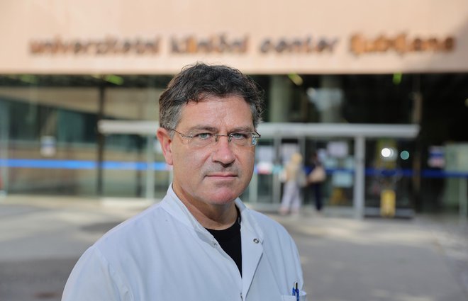 Dr. Bojan Vrtovec, vodja oddelka za napredovalo srčno popuščanje in transplantacije srca, ki z matičnimi celicami zdravi od leta 2006. Foto: Jože Suhadolnik/Delo