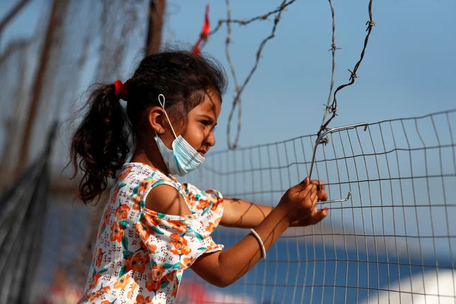 Niti nov sistem ni jamstvo, da se na zunanjih mejah ne bi ponavljala katastrofa, kot je bila zadnja leta Moria na grškem otoku Lezbosu, ko ljudje ne morejo ne naprej ne naza.&nbsp;FOTO: Yara Nardi/Reuters
