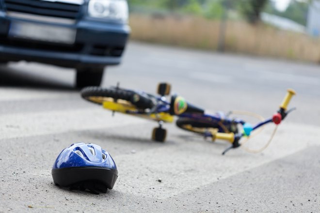 Kolesarska nesreča. FOTO: Shutterstock