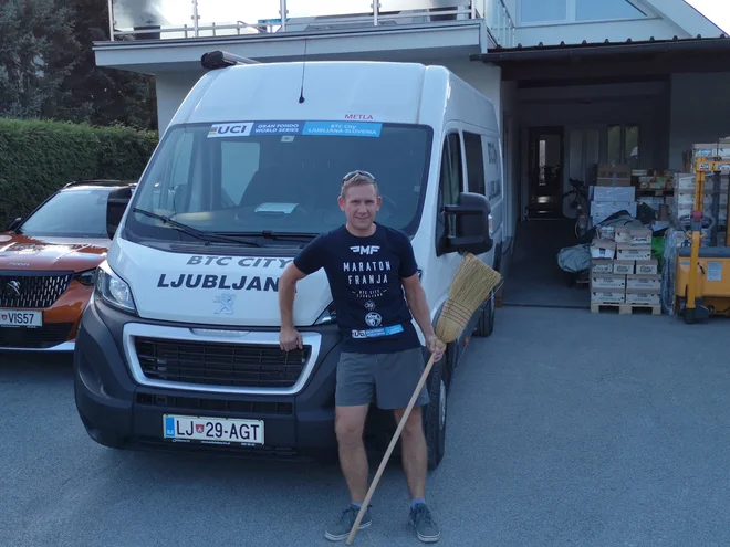 Ja, vsaj verigo naj podmažejo, če gredo na Franjo. Resno. FOTO: Arhiv KK Rog