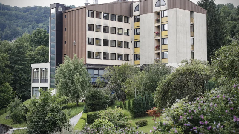 Fotografija: Dom starejših Hrastnik: kdaj bodo Hrastničani dobili ustrezen objekt? FOTO: Uroš Hočevar/Delo