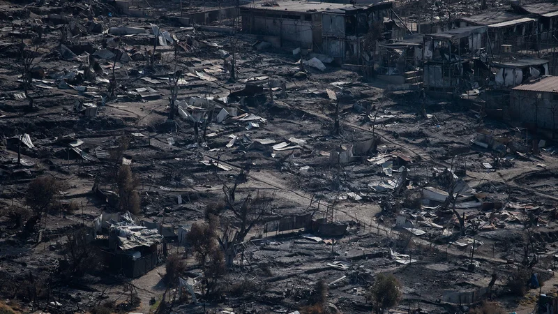 Fotografija: Moria, pokopališče človekovih pravic. FOTO: Alkis Konstantinidis/Reuters