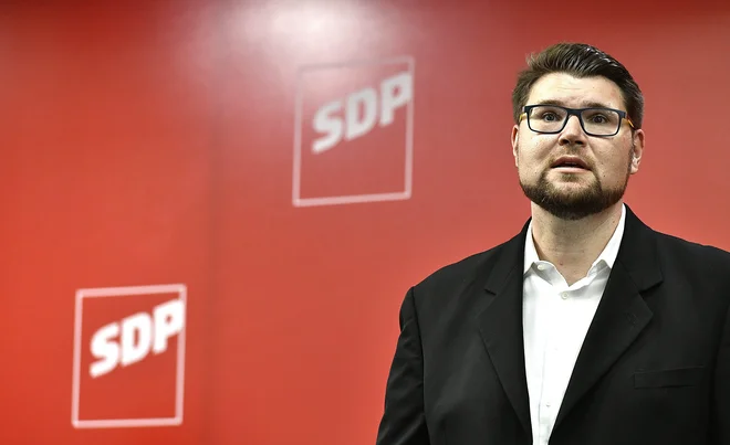 Največ možnosti za zmago analitiki pripisujejo dolgoletnemu poslancu Peđu Grbinu. FOTO: Ronald Goršić/Cropix