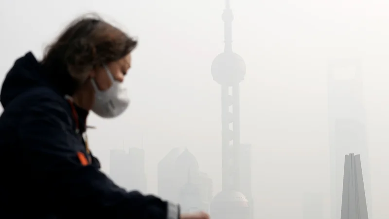 Zaradi velike količine delcev PM2,5 v ozračju vsako leto umre 2,2 milijona Kitajcev. FOTO: Aly Song/Reuters