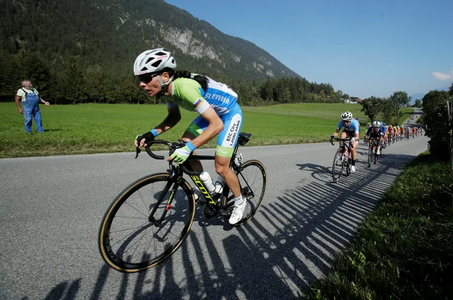Urška Pintar se nadeja, da bo danes z reprezentančnimi kolegicami izboljšala svoje 22. mesto s SP v Bergnu 2017. FOTO: Heinz-Peter Bader/Reuters