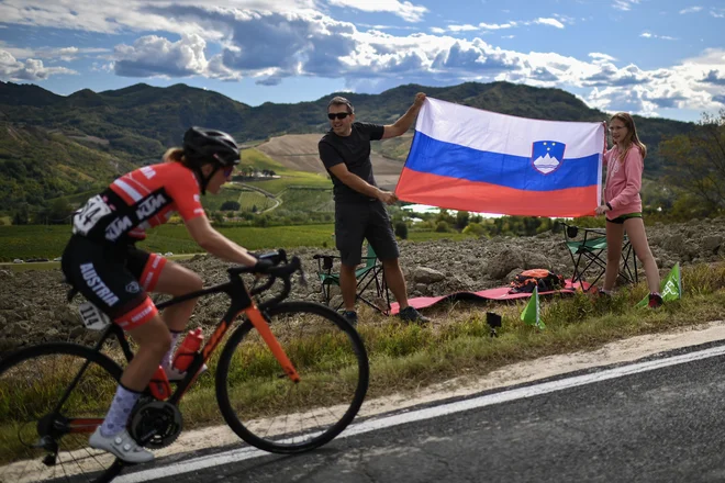 Tudi v Imoli ne manjkajo slovenski navijači. FOTO: Marco Bertorello/AFP