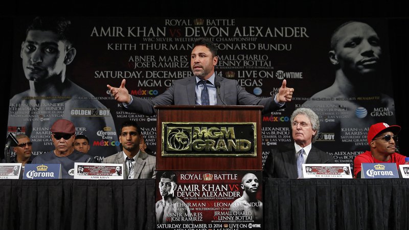 Fotografija: Tudi Oscar De La Hoya je nekoč blestel v ringu. FOTO: Jason Cairnduff/Reuters
