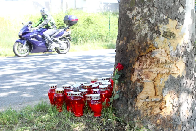 Voznik avtomobila naj bi pijan povzročil smrtno prometno nesrečo v Bertokih. FOTO: Marko Feist/Delo