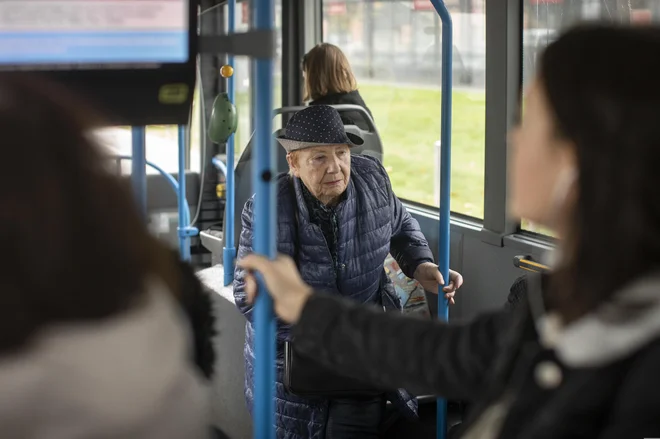 V Sindikatu upokojencev Slovenije (SUS) pozivajo ministra za infrastrukturo <strong>Jerneja Vrtovca,</strong> naj po njihovem sporno uredbo takoj umakne iz obravnave. FOTO: Voranc Vogel/Delo