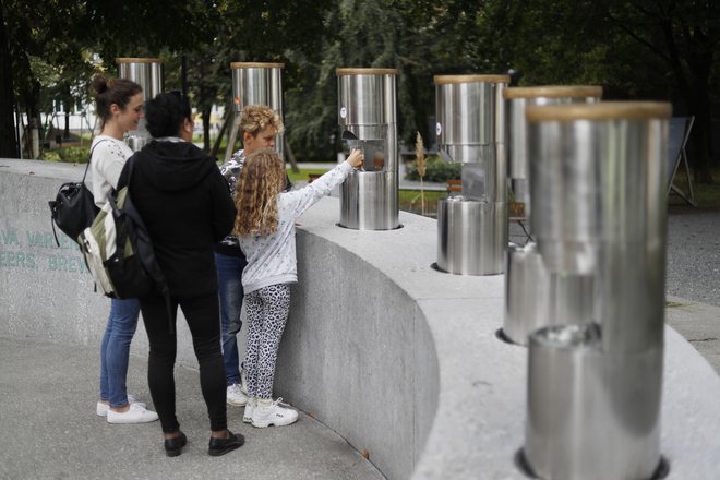 Fontana piv v Žalcu je prav tako velika uspešnica, ki dobiva veliko posnemovalcev. Ki večinoma ponujajo vino. FOTO: Leon Vidic/Delo