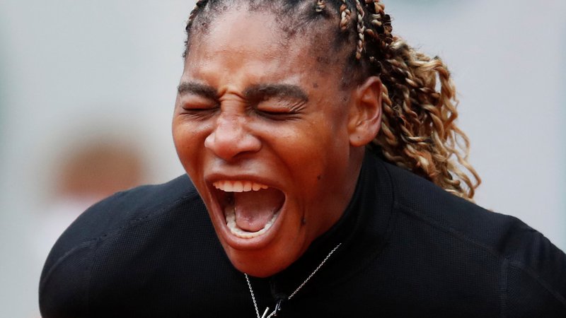 Fotografija: Serena Williams razočarana zapušča Pariz. FOTO: Gonzalo Fuentes/Reuters