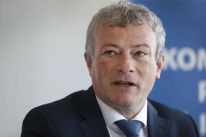 Peter Weber je bil zadolžen za iskanje zemljišča za Lonstroff.