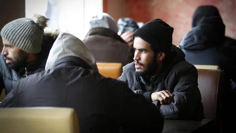 Nevladne organizacije so že v postopku sprejemanja zakona o tujcih opozarjale, da predlog ostaja vsebinsko nesprejemljiv. Foto Matej Družnik