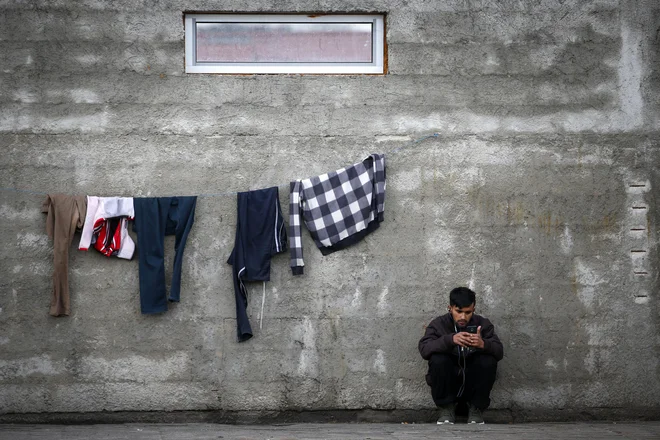 Begunsko taborišče Miral v Veliki Kladuši. FOTO: Matej Družnik/Delo