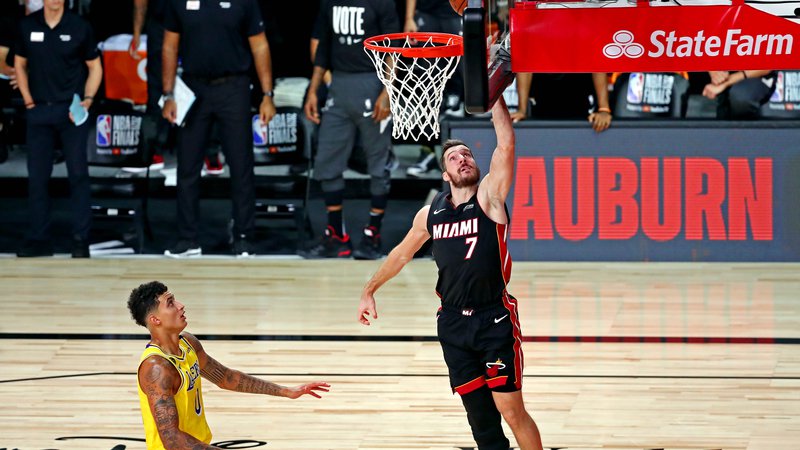 Fotografija: Za Gorana Dragića se prva finalna tekma NBA ni razpletla po željah, o resnosti poškodbe pa bo znano več po podrobnem pregledu. FOTO: Kim Klement/USA Today Sports