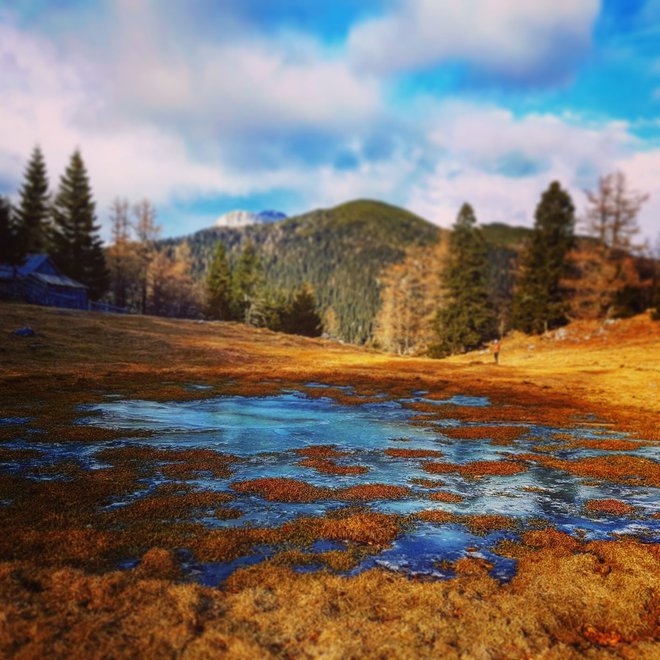 Gorski svet je jeseni in pozimi prelep, a tudi bolj nevaren kot v poletnih mesecih. FOTO: Matjaž Šerkezi