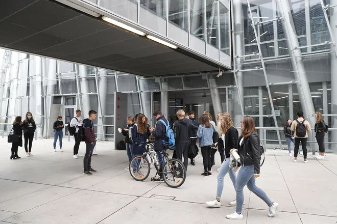 Novim študentom pri uvajanju v novo življenje pomagajo tudi študentske organizacije. FOTO: Leon Vidic/Delo