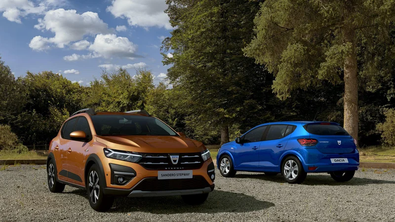 Fotografija: Sandero in izvedba stepway sta v tretji generaciji podobnih mer kot doslej, le malce nižja v zadnjem delu in rahlo širša. Foto Dacia