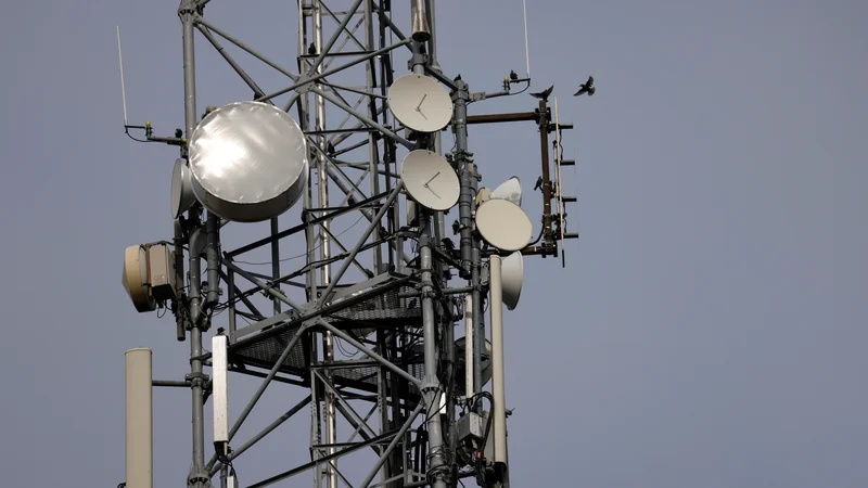 Fotografija: Največja razlika, ki jo bodo opazili prvi uporabniki omrežja 5G, bodo višje hitrosti prenosa podatkov in boljša odzivnost. FOTO: Pascal Rossignol/Reuters