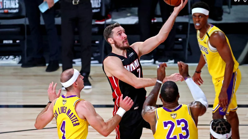 Fotografija: Goran Dragić se je poškodoval že v prvem polčasu prve tekme finala lige NBA. FOTO: Kim Klement/USA Today Sports