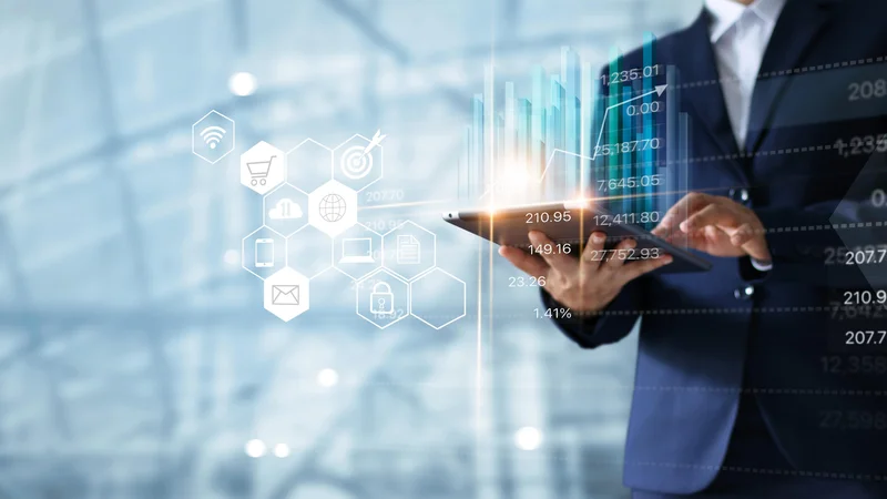 Fotografija: Podjetja se lahko do sredine 2023 prijavijo na razpis za oceno stopnje digitalne zrelosti. FOTO: Shutterstock