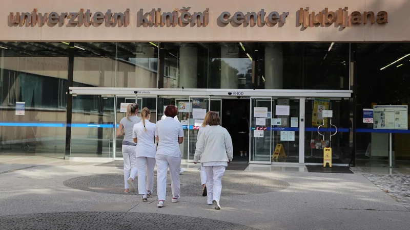 Fotografija: Klinični center bo posojal zdravstveno osebje drugim bolnišnicam in obratno. FOTO: Jože Suhadolnik/Delo