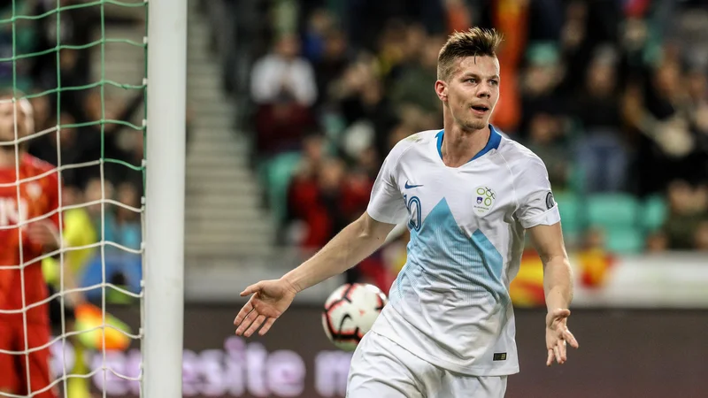 Fotografija: Miha Zajc tokrat ne bo mogel pomagati reprezentančnim soigralcem. FOTO: Voranc Vogel/Delo