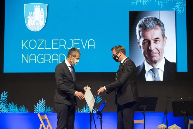 Stojan Petrič je prejel Kozlerjevo nagrado ob prazniku občine Kočevje. Foto: Jure Eržen/Delo