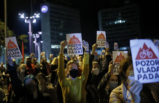 Petkovi protivladni protesti. FOTO: Blaž Samec/Delo