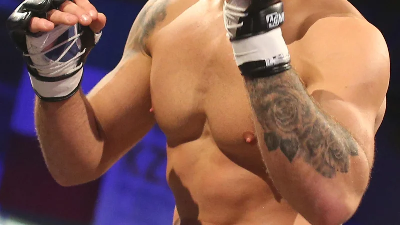 Fotografija: Uroš Jurišič je še včeraj prejemal čestitke za vrhunsko četrtkovo predstavo na spektaklu združenja Bellator, na katerem je nastopil kot prvi slovenski borec. FOTO: Tomi Lombar