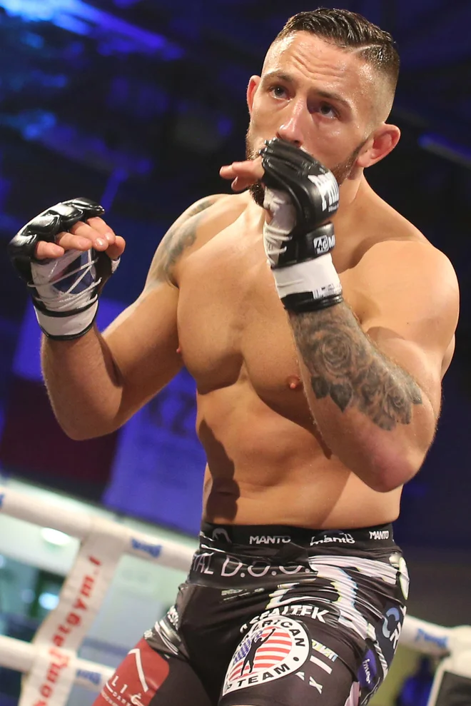 Uroš Jurišič je še včeraj prejemal čestitke za vrhunsko četrtkovo predstavo na spektaklu združenja Bellator, na katerem je nastopil kot prvi slovenski borec. FOTO: Tomi Lombar