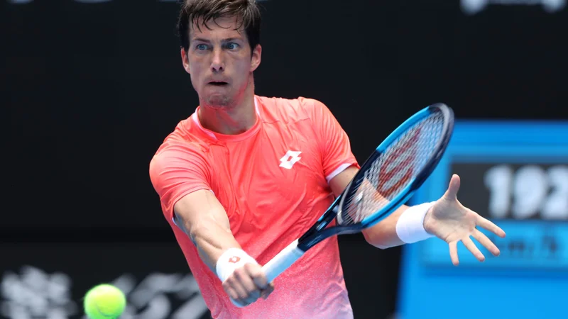 Fotografija: Aljaž Bedene je osvojil le ¸štiri igre med dvobojem s Stefanosom Tsitsipasom. FOTO: Lucy Nicholson/Reuters