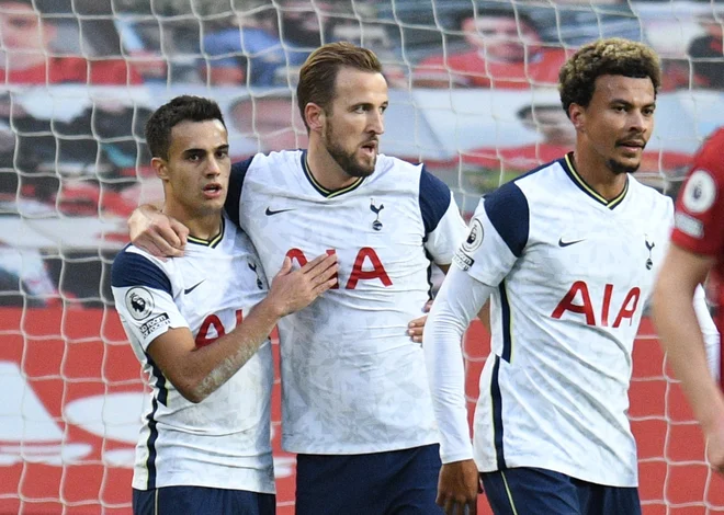 Harry Kane je nasilil soli na rano Manchester Uniteda. FOTO: Oli Scarff/Reuters